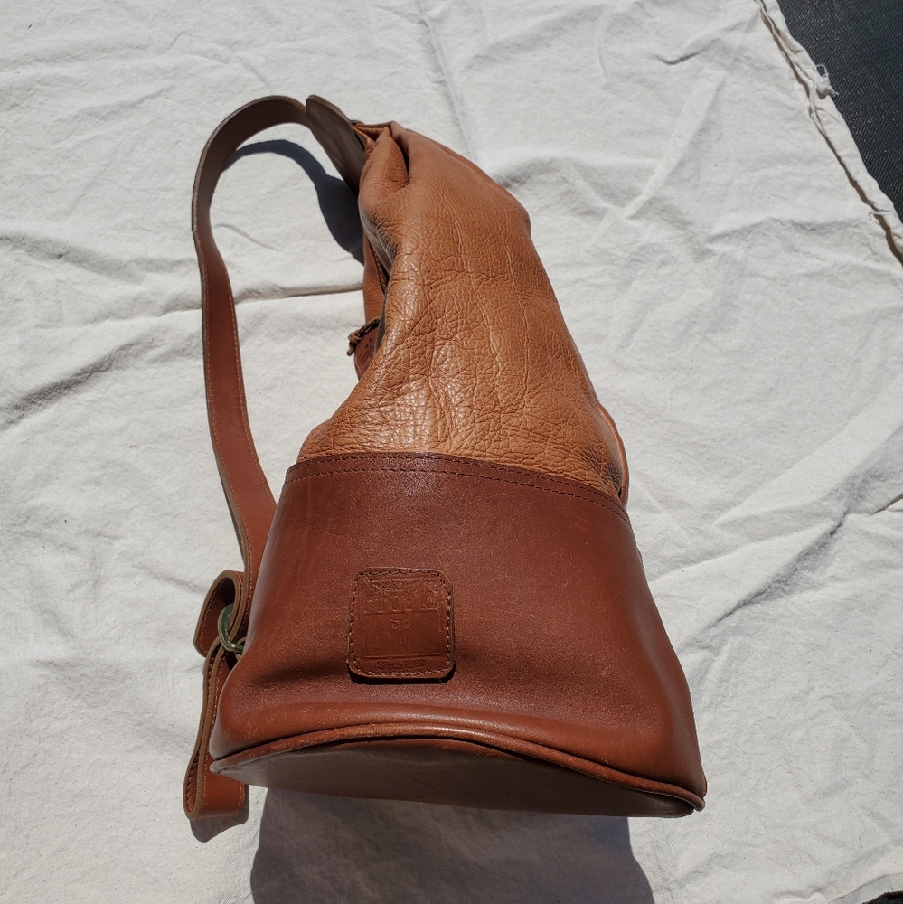 FRYE Leather Company ~ Tan Sling Shoulder Bag ~ Excellent Leather Bag